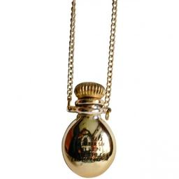 No. 6 - Number Six Parfumkette